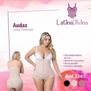 Audaz Latina Divina Faja
